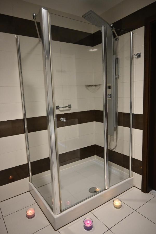 Aparthotel Legnica - Apartamenty Z Aneksem Kuchennym ภายนอก รูปภาพ